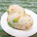 赤い電話's cooksnap of when they made 鮭&枝豆&チーズおにぎり.