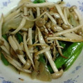 kazukyua's cooksnap of when they made しし唐とシメジの炒め物.