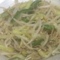 ぷーとんR's cooksnap of when they made もやしときゅうりのナムル.