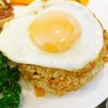 Hirarinn☆'s cooksnap of when they made 巻く手間なし！目玉焼きのせチキンライス♪.