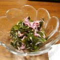 ぽんずー's cooksnap of when they made 卓上に彩り♡桃色・菊の花とワカメの酢の物.