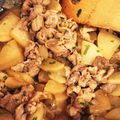 カマリィワヒネ's cooksnap of when they made 旨味ソースの大根と豚肉の炒め物.