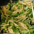 よっちゃんもち★'s cooksnap of when they made 材料2つ！じゃがピーマンのオイスター炒め.