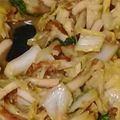 よっちゃんもち★'s cooksnap of when they made 白菜と竹輪の味噌炒め.
