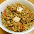 max4995's cooksnap of when they made だしパックで簡単ひじきの炊き込みごはん.