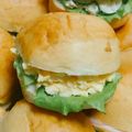 max4995's cooksnap of when they made ディナーロールでサンドイッチ.