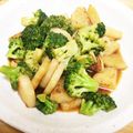 つるpigeonn's cooksnap of when they made 長芋とブロッコリーのオイスターバター炒め.