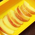 ayaakari's cooksnap of when they made ルクエで温りんご.