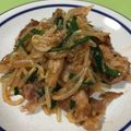 Meaiyafi's cooksnap of when they made ニラとモヤシ豚キムチ炒め　キムチ鍋の素で.