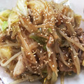 2511's cooksnap of when they made もやしと豚肉のゴマ醤油炒め.
