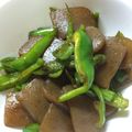 草果花's cooksnap of when they made こんにゃくとピーマンのにんにく醤油炒め.