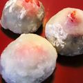 nekoland's cooksnap of when they made 簡単大福＆イチゴ大福.