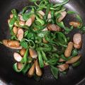 りぃ0518's cooksnap of when they made ピーマンとウインナー炒め.