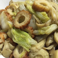 yokko777's cooksnap of when they made 白菜とちくわと舞茸のあっさり煮.