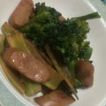morio28's cooksnap of when they made ブロッコリーとウィンナーのバター炒め.