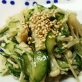 りすりく's cooksnap of when they made えのきとキュウリのさっぱり青じそ.