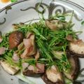クック20HNUL☆'s cooksnap of when they made 簡単♪豆苗とベーコン、椎茸のニンニク炒め.