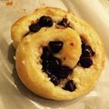 YOKOB's cooksnap of when they made チョコチップアーモンドロール.