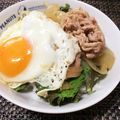 ＊marble＊'s cooksnap of when they made ココナッツオイルで☆春菊と豚肉の南国ご飯.