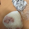 08261010's cooksnap of when they made フィッシュソーセージおにぎり.