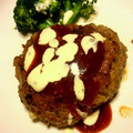 まどりんこ's cooksnap of when they made 煮込みハンバーグに☆わさびマヨソース.