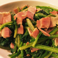 mocaらぶ's cooksnap of when they made 簡単♪コク旨ほうれん草とベーコンのソテー.