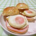 赤い電話's cooksnap of when they made ハンバーガー用まんまる目玉焼き.