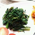 shokolat's cooksnap of when they made 子供に人気♪春菊の胡麻ドレッシング和え.