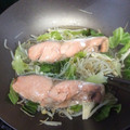 フランクフルトJr's cooksnap of when they made 鮭きのこ白菜の蒸し煮.