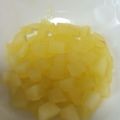 mocomoff's cooksnap of when they made レンジで1分！離乳食中期に角切りリンゴ.