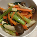 キエル's cooksnap of when they made 小松菜、人参、きのこと油揚げの炒めもの♪.