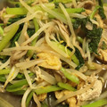 にこにこもきゅ's cooksnap of when they made 小松菜ともやしと油揚げの炒め物.