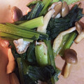 ya0503's cooksnap of when they made 小松菜とシメジのオイスターソース炒め.