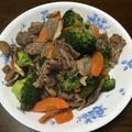 ぶうちゃんこ's cooksnap of when they made 牛肉とマイタケの中華風炒め♪.