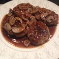 Walnut1107's cooksnap of when they made 鶏肉ハンバーグの和風煮込みソース絡め.