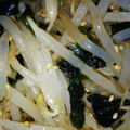 そらはる☆'s cooksnap of when they made 水っぽくないワカメともやしの塩ごま和え.