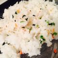 ゆぼ☆'s cooksnap of when they made お手軽♪鮭フレークとパセリのおにぎり.