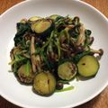 ☆akettu☆'s cooksnap of when they made ズッキーニと法蓮草と舞茸のオリーブ炒め.