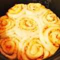 なろ。's cooksnap of when they made 炊飯器で簡単ピザパン.