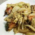みずたま1616's cooksnap of when they made メインにも♪鮭とキノコのバター醤油炒め.