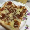 ちゃこちゃぁ's cooksnap of when they made ☆ミートソース・ピザトースト.
