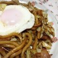 poppoちゃん's cooksnap of when they made 簡単屋台の味！焼きうどんソース味.