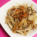 ＊にょにょん＊'s cooksnap of when they made なめこともやしの塩こんぶ和え❀.