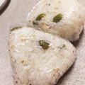 miki♪maru's cooksnap of when they made 枝豆とじゃこのおにぎり.
