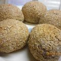 HakoPan's cooksnap of when they made 簡単全粒粉100%パン!!材料は三つ♪.