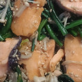 ゴマ☆ゴマ's cooksnap of when they made 鮭のエノキとほうれん草炒め✨.