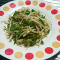 もぐ・ω・くま's cooksnap of when they made もやしとピーマンの炒めもの 節約おかず.