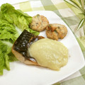 まっちぃなー's cooksnap of when they made ◆鮭のムニエル◆さつまいも粒マスソース.