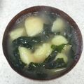 サーフブレイド's cooksnap of when they made いつものお味噌汁☆じゃがいもとわかめ.