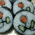まいなママ's cooksnap of when they made 美味しくかわいい♪お花の巻き寿司①.